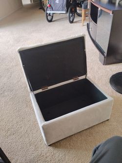 Nice Clean Ottoman With Storage