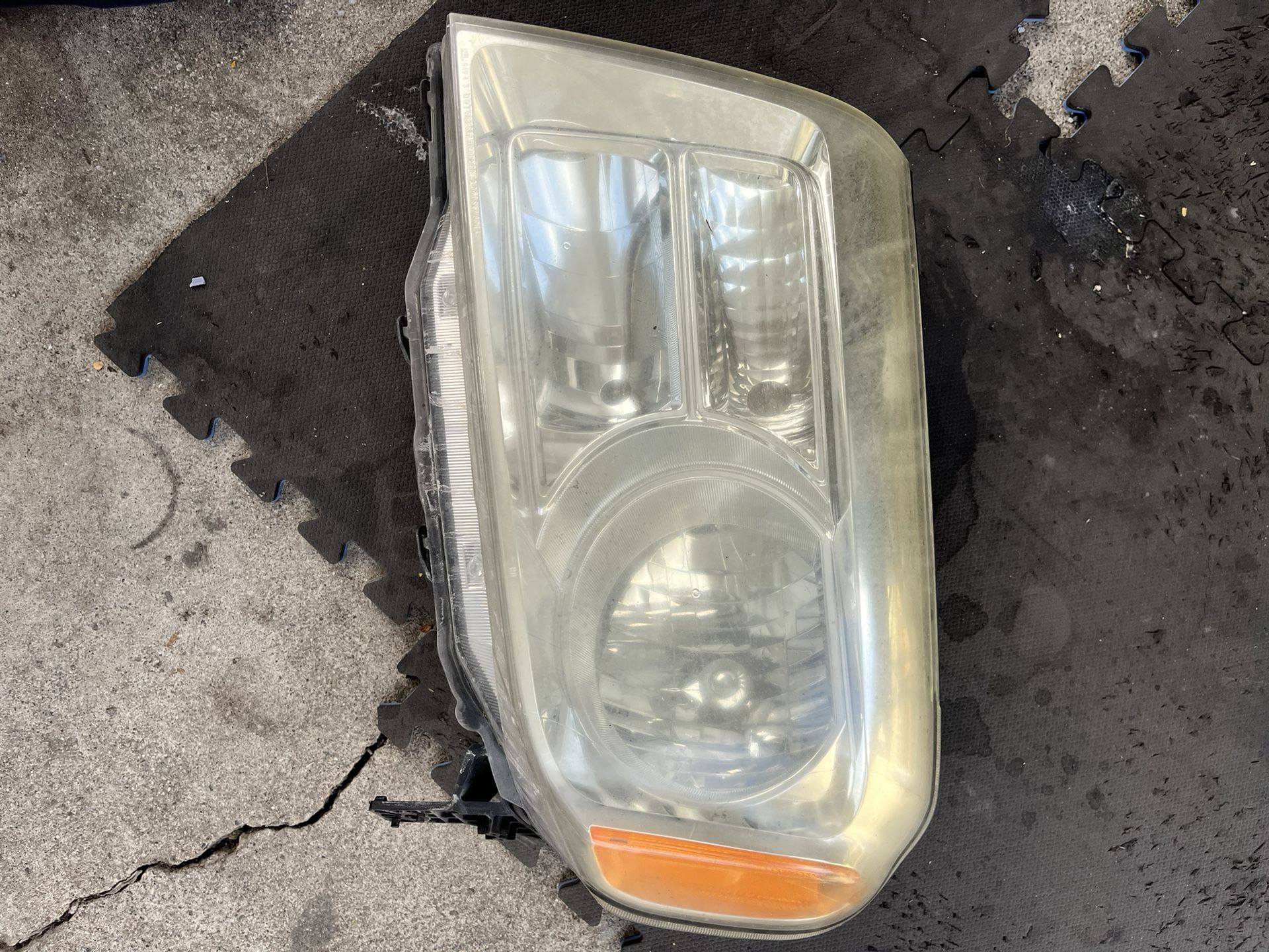 2009-2015 Honda Pilot Headlights