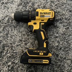 DEWALT 20V POWER DRILL WITH BATTERY & CHARGER