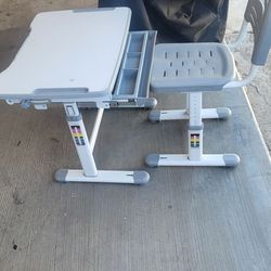 Mesa Banco  para nin̈os  o escritorio con su silla