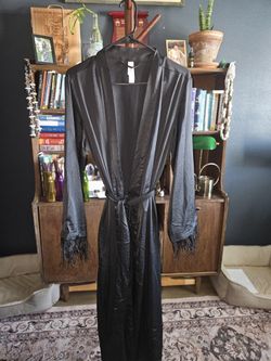 Auden Silky Robe With Fury Wrist M/L