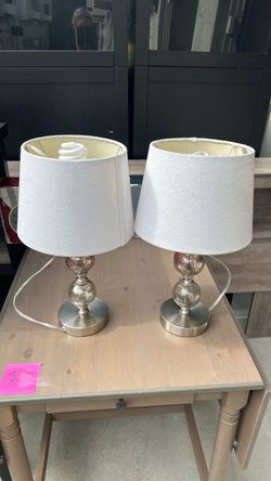 Set of 2- bedside lamps