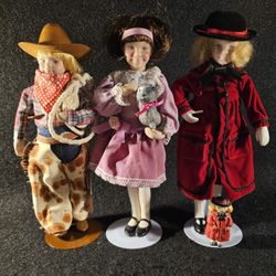 Lot Of 3 Vintage 1993 Avon Childhood Dreams 9.5” Porcelain Dolls W/Stand & Boxes