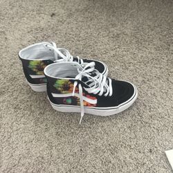 Vans Women Sk8-Hi Tapered Platform Sneaker in Marvelous Paradoxical Black/Multi
