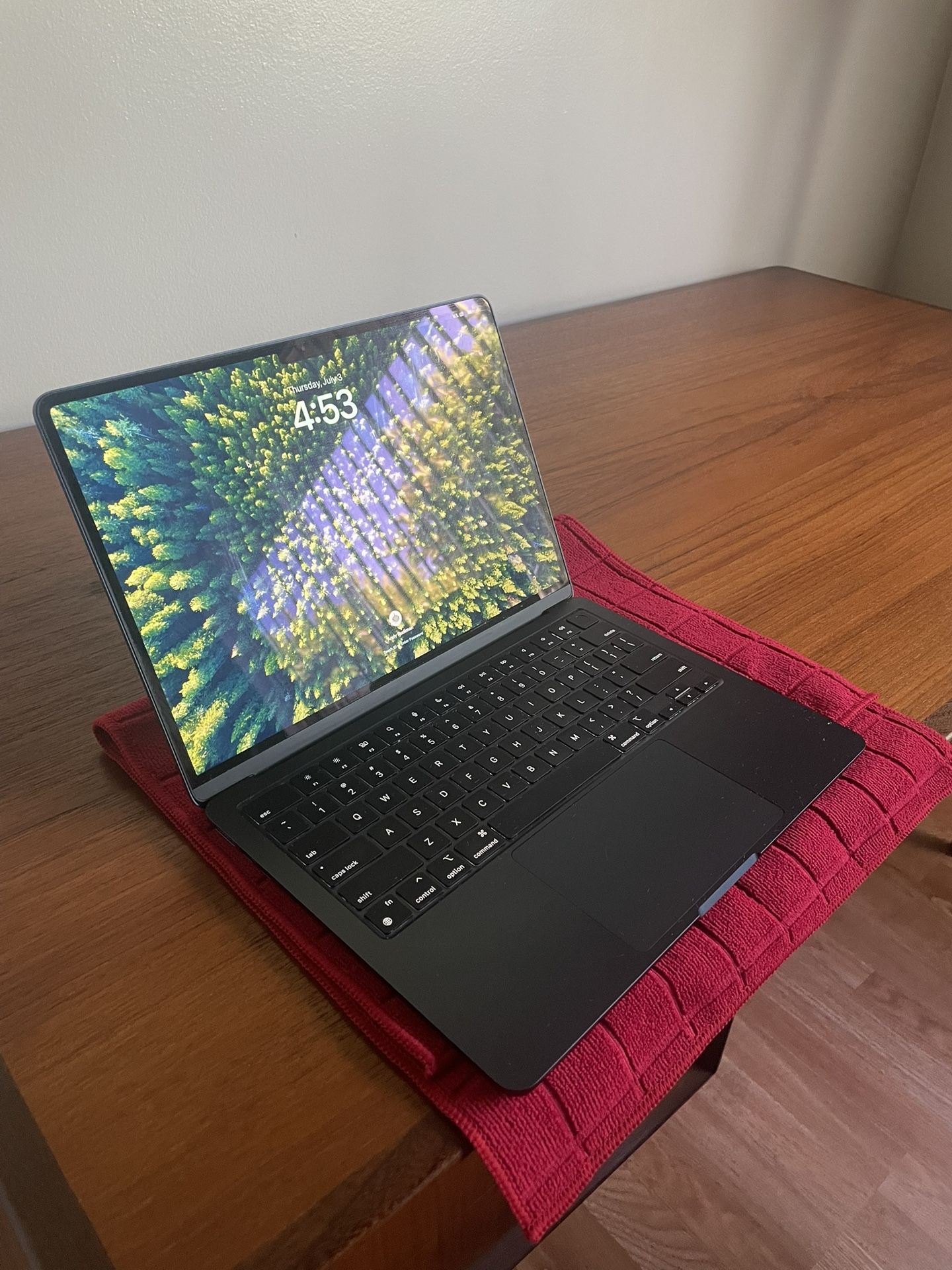 💻 MacBook Air M3 (2024) – 13” | 16GB RAM | 256GB SSD | Excellent Condition