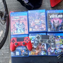 PS4 2 CONTROLLERS 9 GAMES 