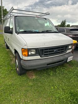 2004 Ford E-250