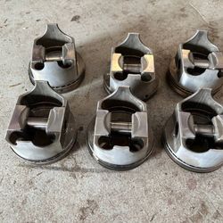 Vintage TRW L2256 Pistons
