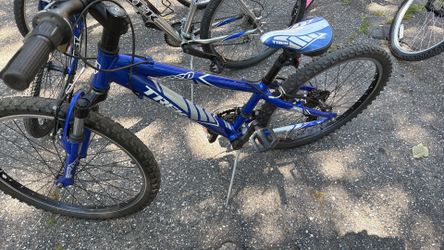 Trek MT 220 Mountain Bike