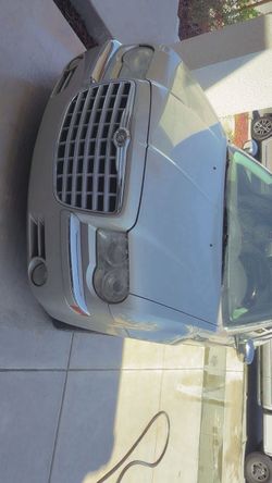 Chrysler 300c, year is 2006.