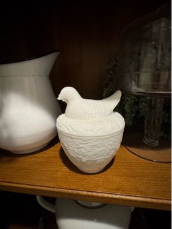 Vintage Milk Glass Bird on Nest Covered Dish