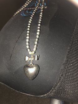 🎄Sale-Puffed Silver Heart & Bow on A 22” Silver Bead Chain