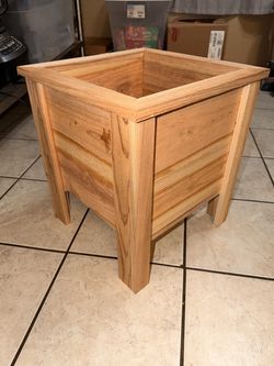 Planter for sale
