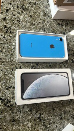iPhone XR 64gb unlocked 97 percentage battery Heath