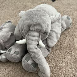 Set Elephant Mom And Baby. Large And Small Elephant . Elefante De Peluche From IKEA