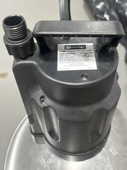 Submersible utility pump