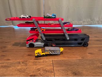 Hot Wheels Storage Truck & Cars