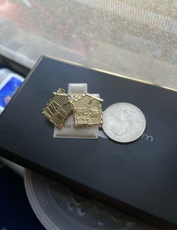 Trap house earrings 10k