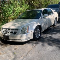 2011 Cadillac DTS