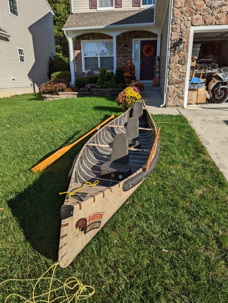 Radisson Canoe
