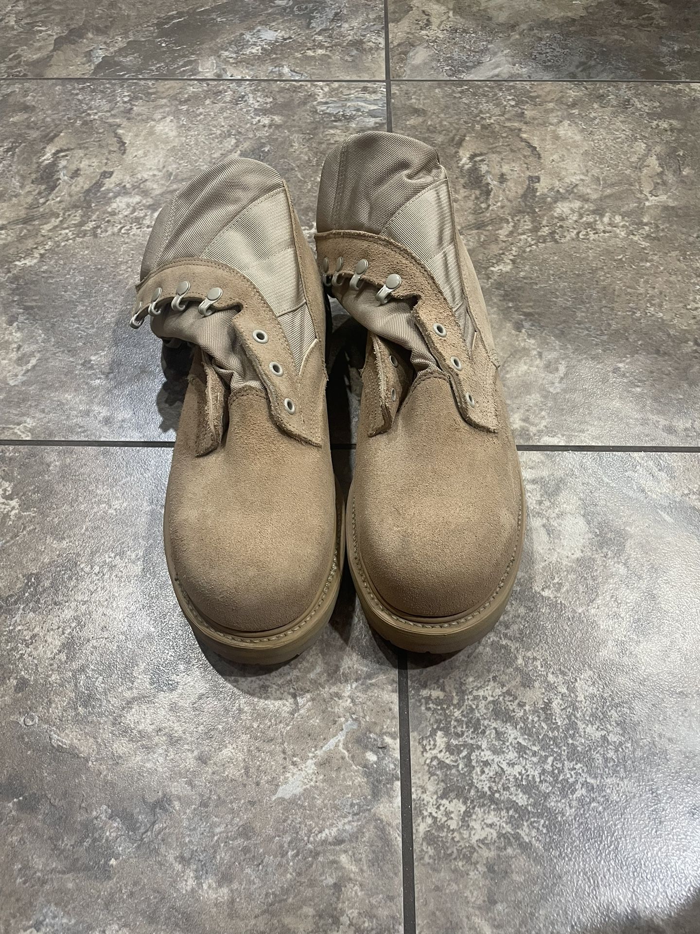 BRAND NEW Vibram Military Boots