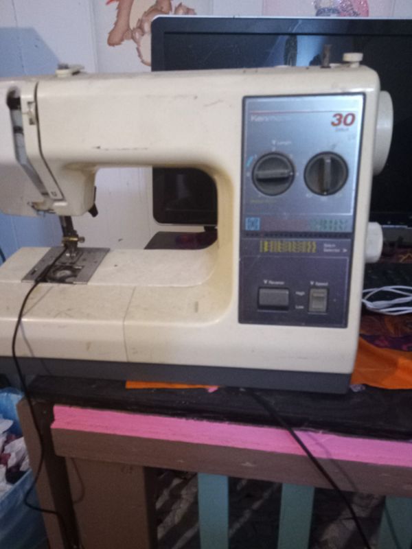 Vintage Sears Roebuck Kenmore 30 stitch sewing machine for Sale in