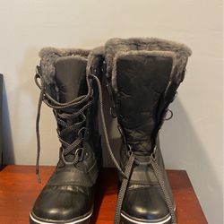 JBU  Snow Boots By  Jambu 