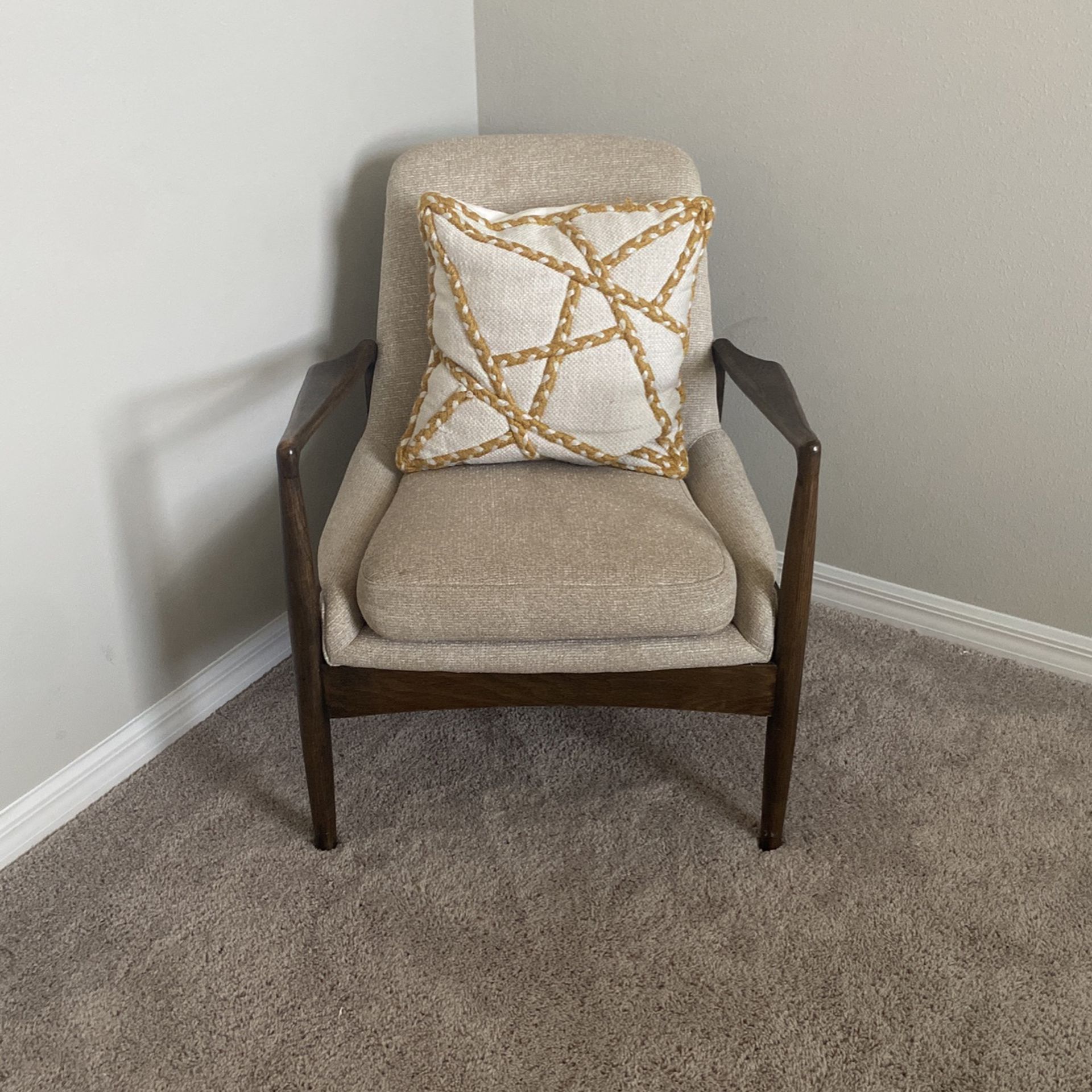 Accent Chair W/cushion 