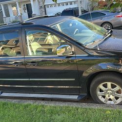 2010 Chrysler Town & Country
