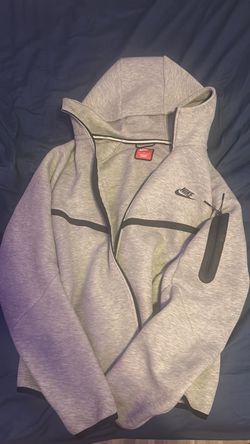 Grey Nike tech zip-up Medium