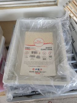 Cake pan brand new