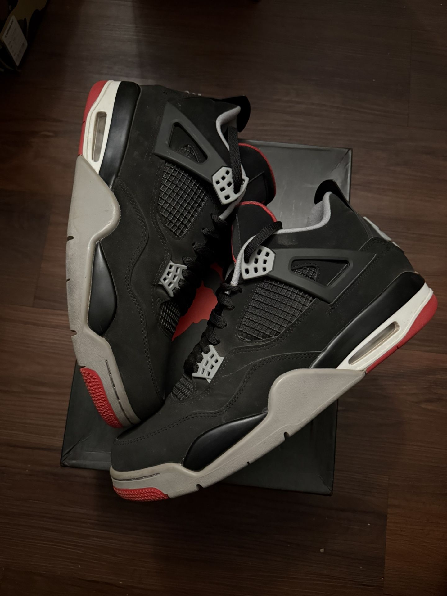 Bred 4s 2019 Jordans