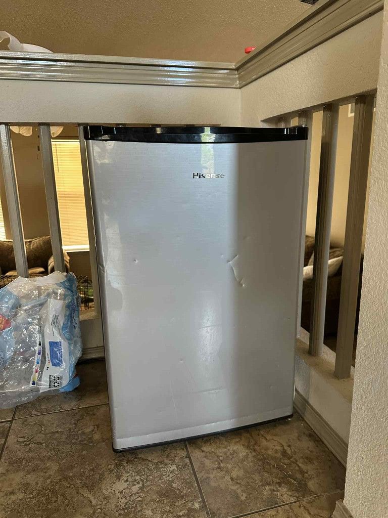 Mini Fridge 