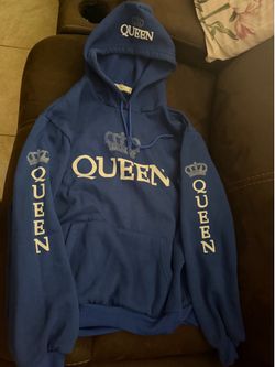 Women queen sweater size large