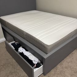 Full Size Bed 