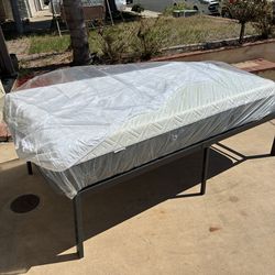 Twin mattress and Metal Frame