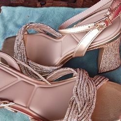 Aldo Gold Flashy High Heels Womens Classy Size 7.5