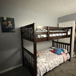 Twin Bunk Bed 