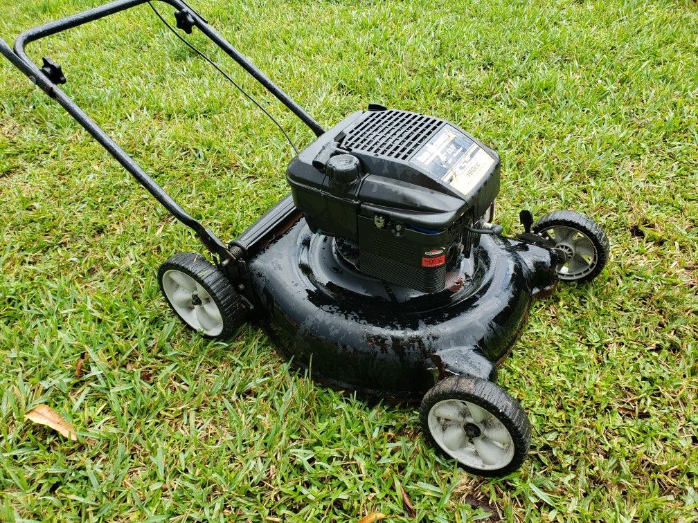 Yard Machines Lawn Mower 4.5hp 21"cut