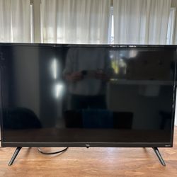 TCL 32-inch 3-Series 720p Roku Smart TV - 32S335,m