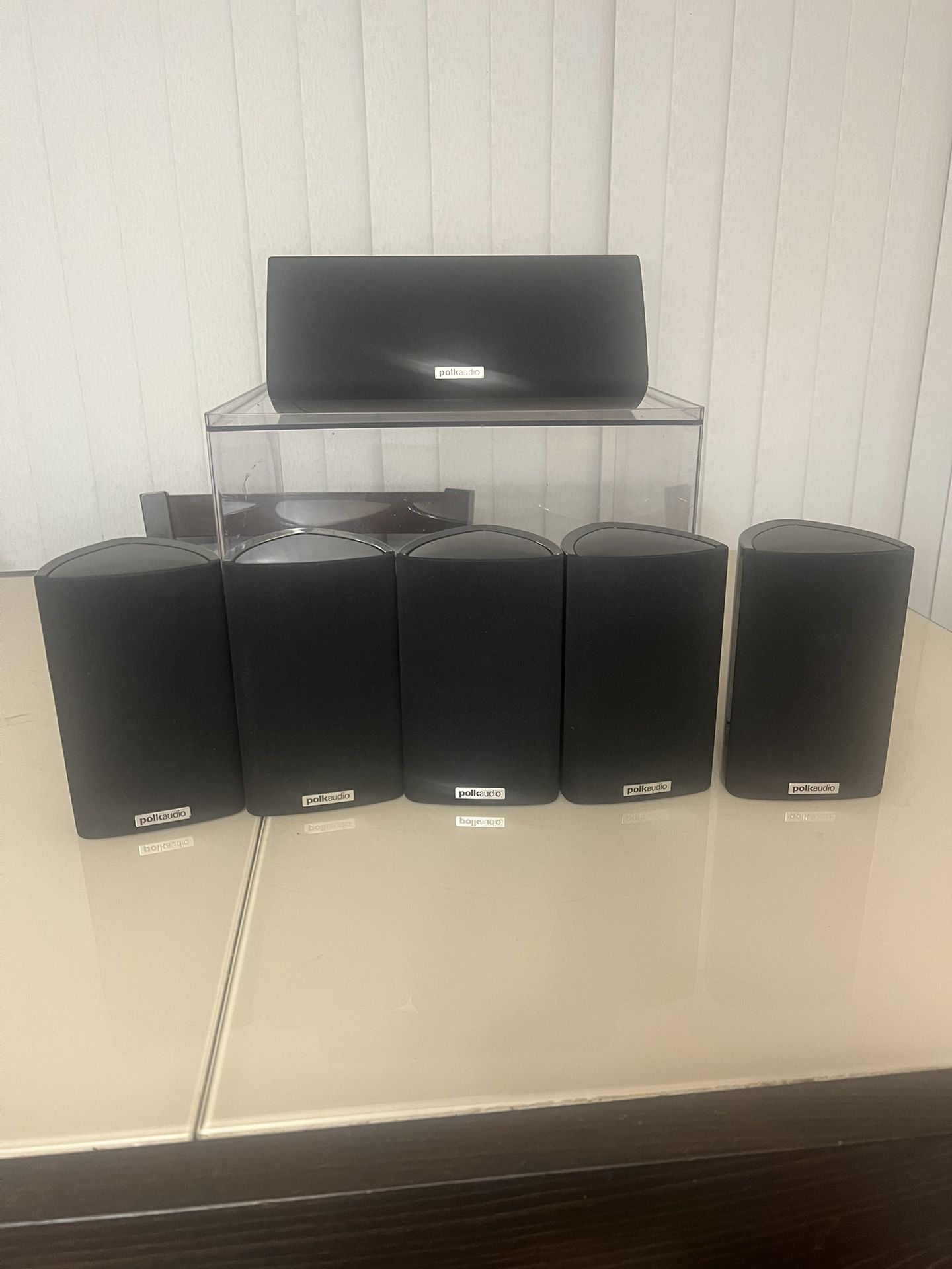 Set of 6 Polk Audio RM7 Speakers 5 Satellite & 1 Center Speaker Fully Tested. Used in good condition with minor cosmetic blemishes these are in the fo