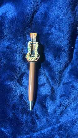Hawaiian novelty pin