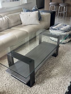 Ethan Allen Rosemoor Coffee Table 50" w x 24" d x 17" h