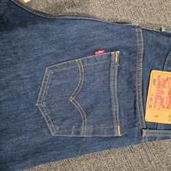 Men Levi's 501,505 sizes 34/32 originals  $25 each (like new) 6 pairs