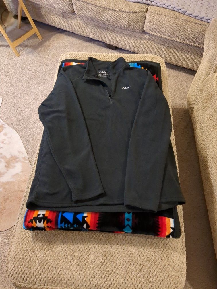 Cabelas Pullover 