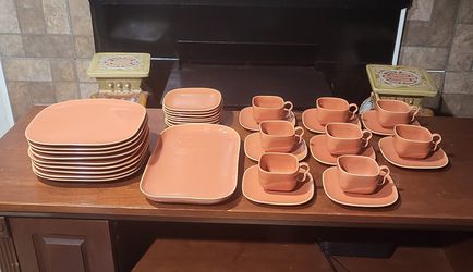 34 Piece Vintage Coral Franciscan Metropolitan Tiempo Dinnerware 