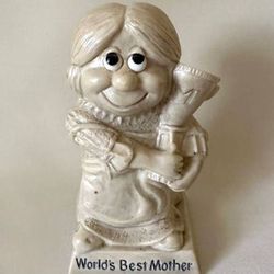Vintage 70s Russ Berrie Worlds Best Mother Mom Big Smile With Trophy Funny Figurine Statue Decor