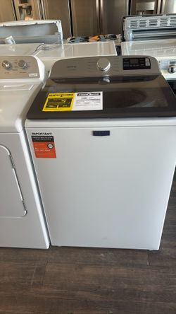 New. Set Washer And Gas Dryer.
