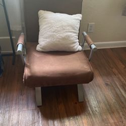Chair/ Bed Convertible 