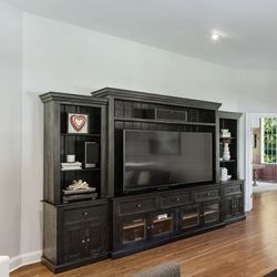 Country Willow Wood Entertainment Center in Excellent Condition